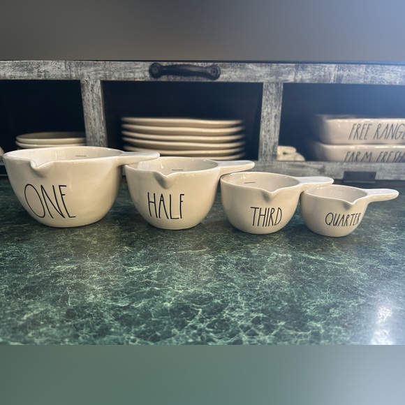 Rae Dunn Measuring Cups With Handle - Picture 5 of 6